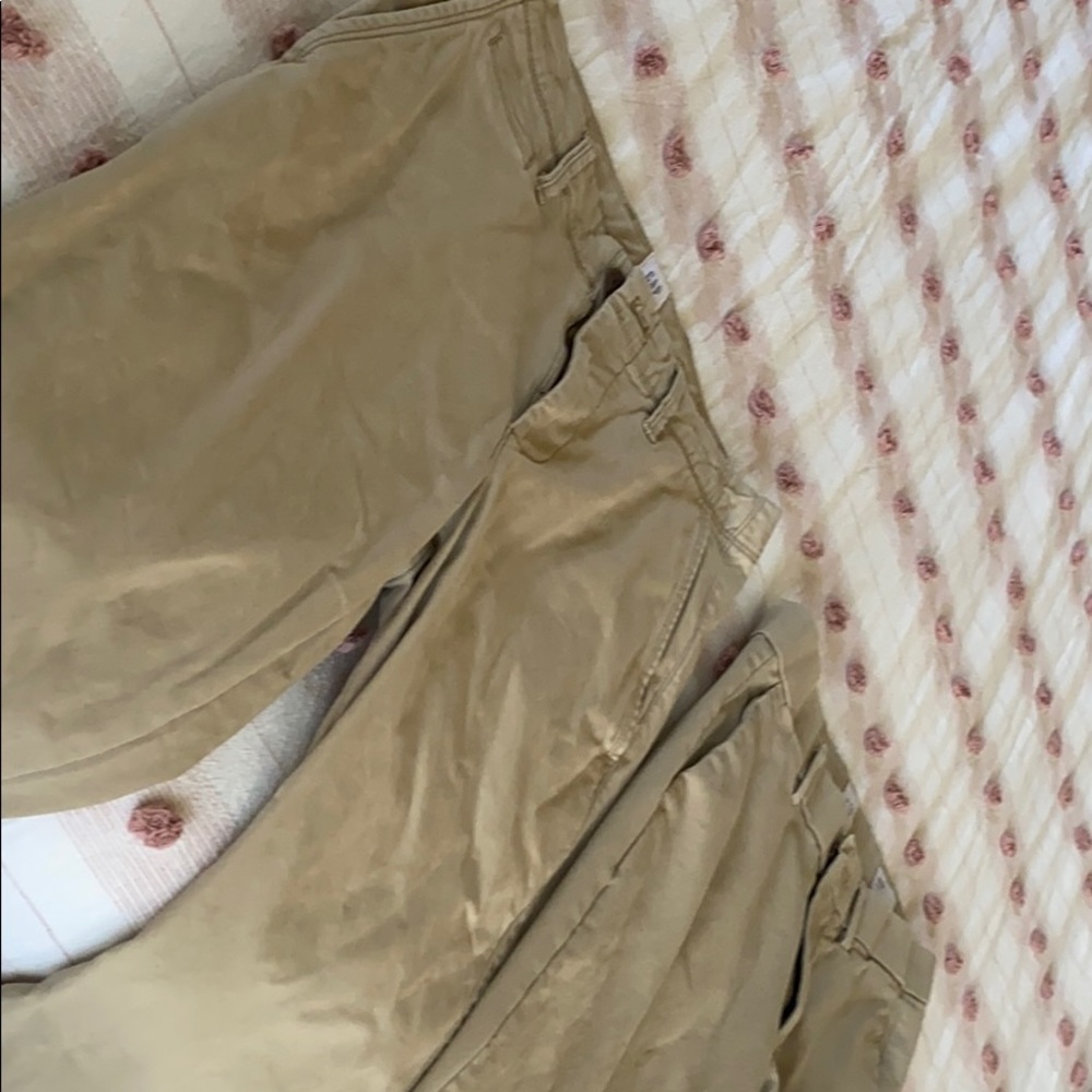 2 pairs Gap men’s khakis 29x30 slim.